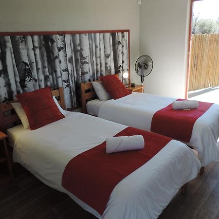 Teri-Lemveli Lodge Beaufort Wes Buitenkant foto