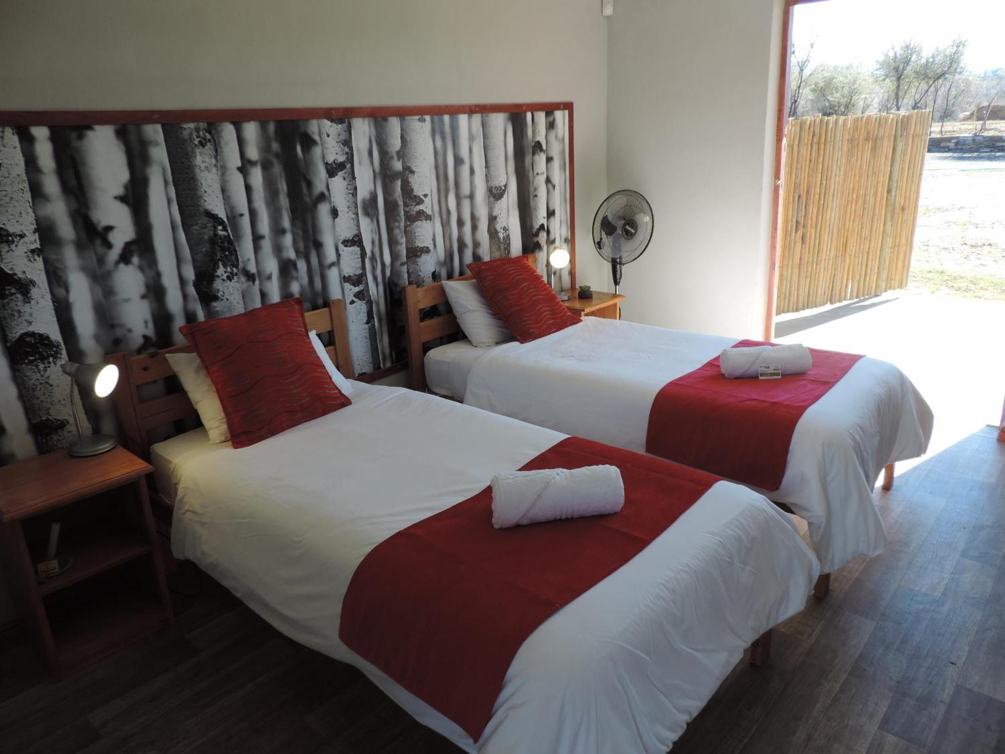 Teri-Lemveli Lodge Beaufort Wes Buitenkant foto